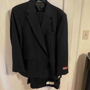 Men’s Haggar 2 piece suit.  48 Jacket.  44x34pant